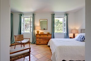 6 bedrooms, iron/ironing board, travel cot, WiFi - 6 bedroom villa 10 minutes walk from the center of Saint Tropez (Saint-Tropez)