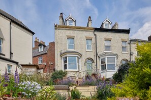 Exterior - Isla House (Whitby)