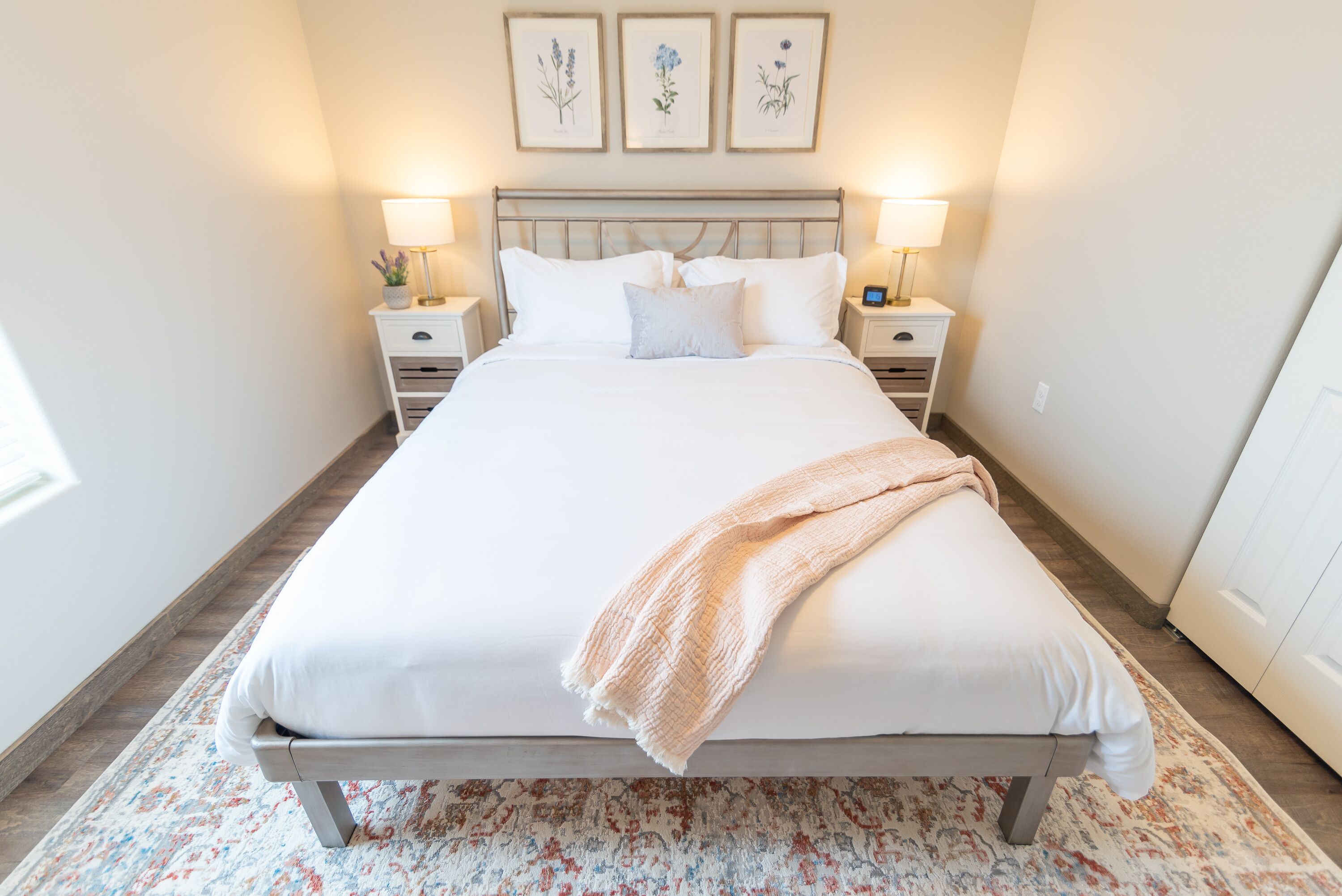 3 chambres, fer et planche à repasser, Wi-Fi, draps fournis