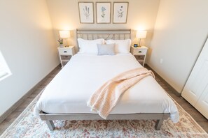 3 soverom, strykejern/-brett, wi-fi og sengetøy