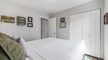 3 Schlafzimmer, Bügeleisen/Bügelbrett, Reisekinderbett, WLAN