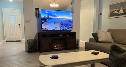 Spacious House near Downtown Deland