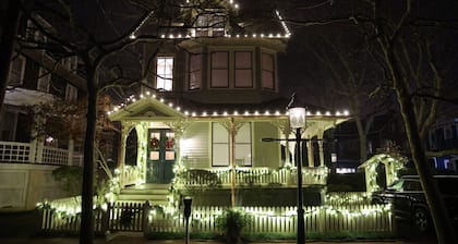 Beautifully Renovated in Heart of Cape May - 1 Block to Beach; 1 Block to Mall