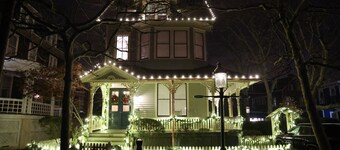 Beautifully Renovated in Heart of Cape May - 1 Block to Beach; 1 Block to Mall