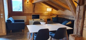Living area - Duplex 80m² Rénové 2 Chambres (Arâches-la-Frasse)