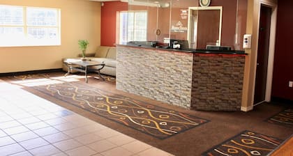 HomeTown Inn & Suites