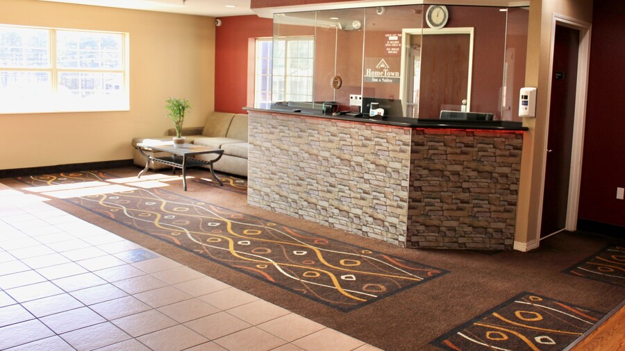 HomeTown Inn & Suites