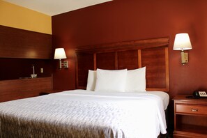 1 Schlafzimmer, individuell eingerichtet, Schreibtisch