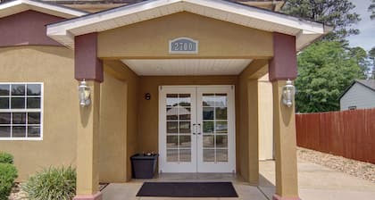 HomeTown Inn & Suites