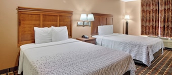 HomeTown Inn & Suites