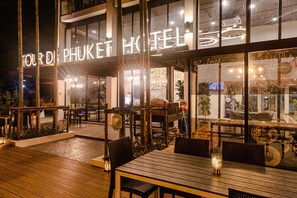 Restaurant - Tour De Phuket Hotel (Si Sunthon)