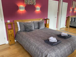 House | 2 bedrooms, iron/ironing board, free WiFi, bed sheets