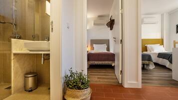 Hårtork och handdukar