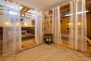 2 chambres, bureau, fer et planche à repasser, Wi-Fi gratuit