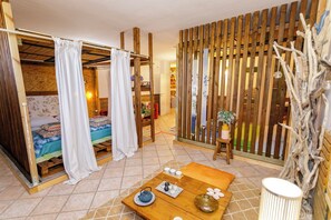 2 sovrum, skrivbord, strykjärn/strykbräda och gratis wi-fi