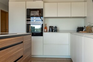 Private kitchen - Contemporary villa with pool and dominant views Saint-Gély-du-Fesc France (Saint-Gély-du-Fesc)