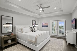 3 bedrooms, desk, iron/ironing board, WiFi