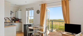Surf Deck - Spectacular Views, Close to Beach