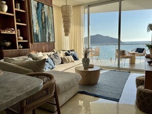 Smart TV, DVD player, video library