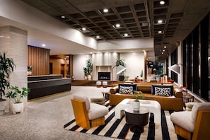 Lobby lounge - Hotel Indy, Indianapolis, a Tribute Portfolio Hotel (Indianapolis)