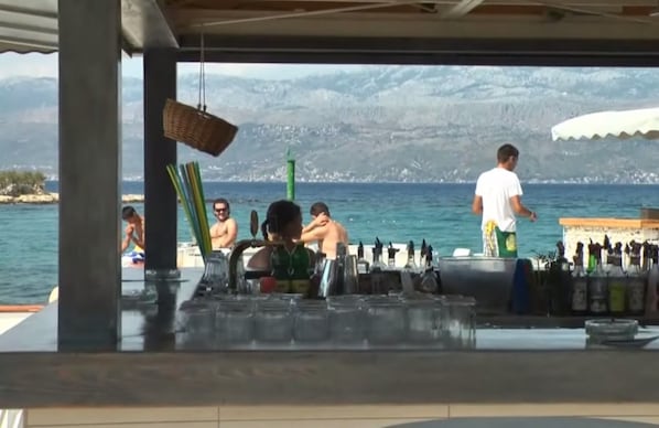 Apartment | Property grounds - A1 - apt With Terrace, Best Location in Supetar (Supetar)