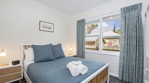 3 bedrooms, iron/ironing board, free WiFi, bed sheets