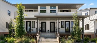 The City Slicker -  Spacious 3 Bedroom Luxury Townhome in Downtown Bozeman!