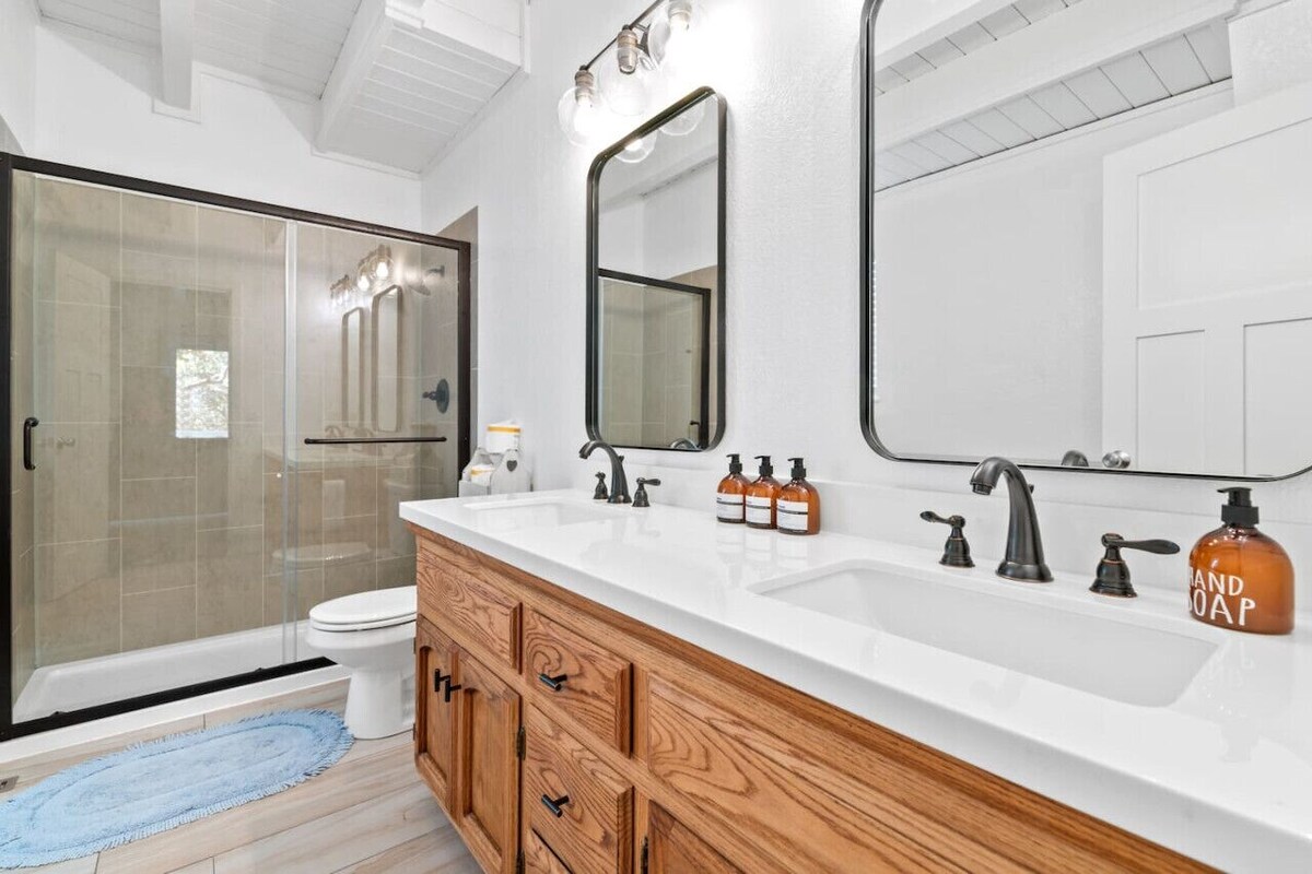 Photo 16 of Sterling Jay Chalet- 3 Bed 2.5 Bath W/ Spa