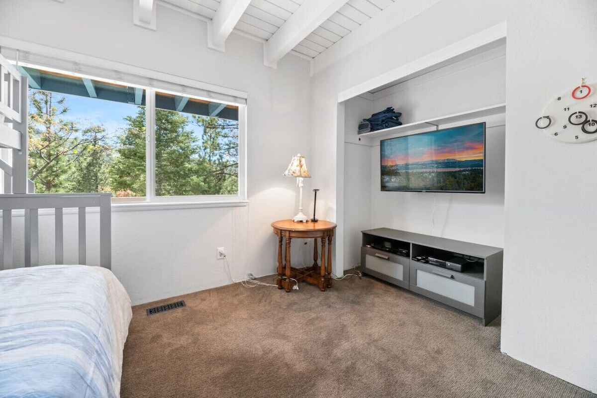 Photo 14 of Sterling Jay Chalet- 3 Bed 2.5 Bath W/ Spa