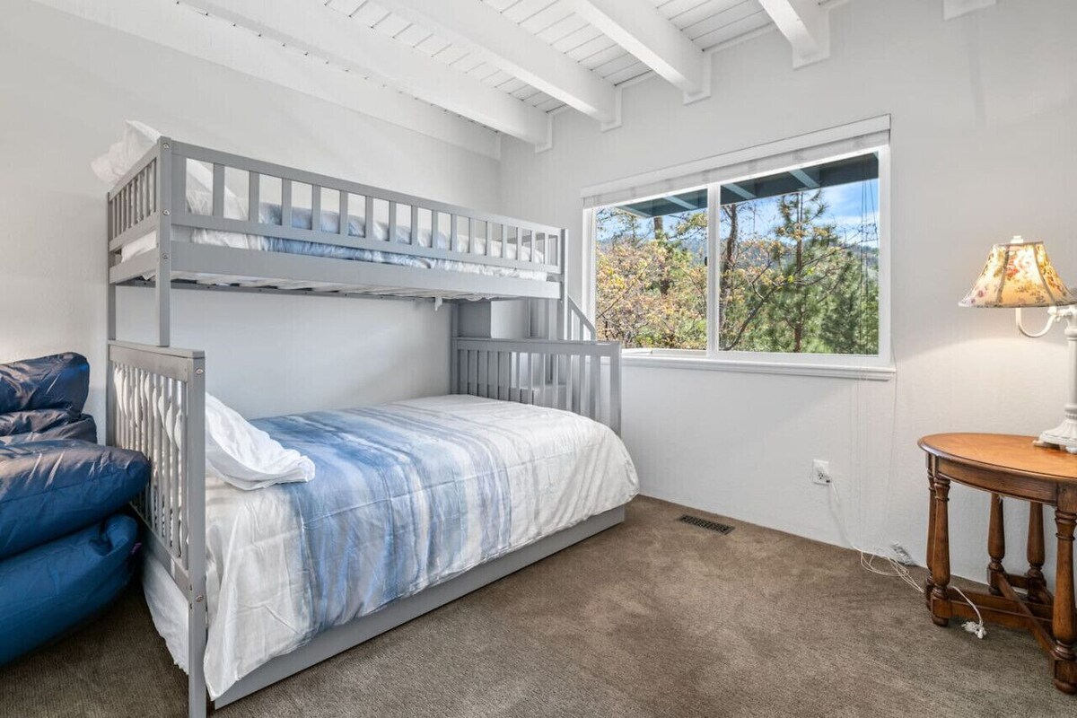 Photo 13 of Sterling Jay Chalet- 3 Bed 2.5 Bath W/ Spa