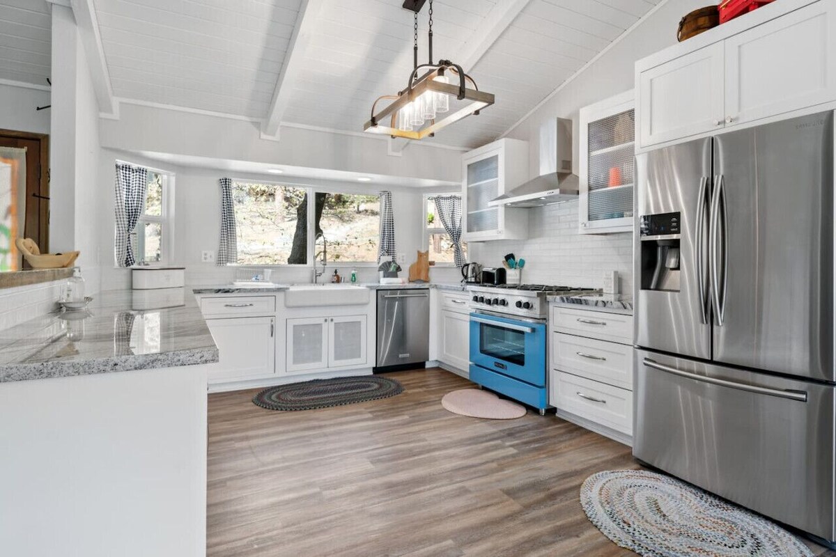 Photo 4 of Sterling Jay Chalet- 3 Bed 2.5 Bath W/ Spa