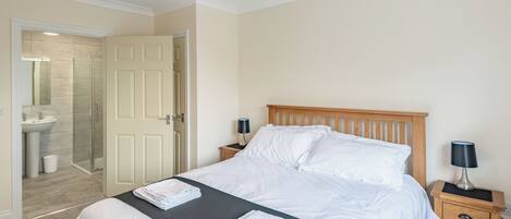 3 Schlafzimmer, kostenloses WLAN, Bettwäsche