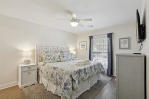 4 bedrooms, iron/ironing board, free WiFi, bed sheets
