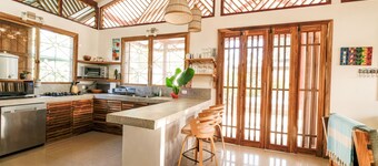 Dishwasher-Private Pool-AC-Walk to Beach!