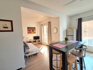 Dining - F2 Cosy Proche Centre Ville et Gare (Perpignan)