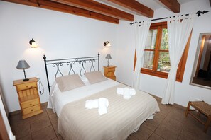 3 chambres, fer et planche à repasser, lit parapluie, Wi-Fi gratuit