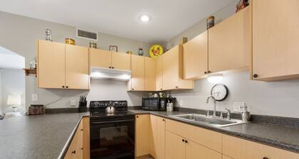 Mary's Black Canyon City Place