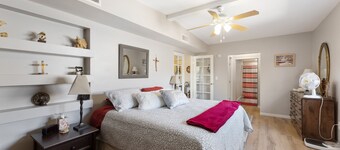 Mary's Black Canyon City Place