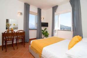 Luxury-Villa | 4 Schlafzimmer, Allergikerbettwaren, Zimmersafe, Bügeleisen/Bügelbrett