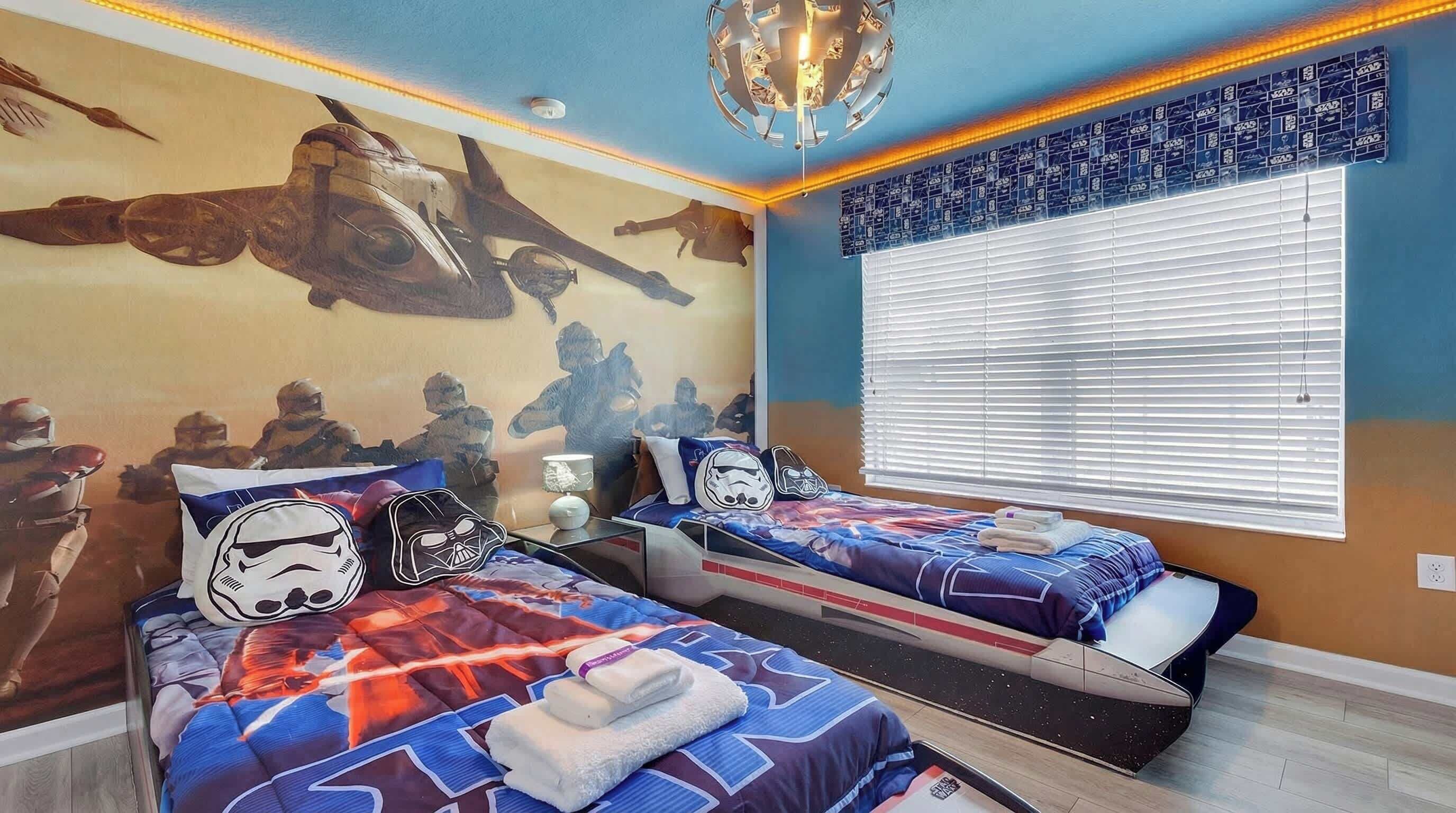 5 bedrooms, iron/ironing board, WiFi, bed sheets