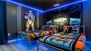 7 Schlafzimmer, Zimmersafe, Bügeleisen/Bügelbrett, Reisekinderbett