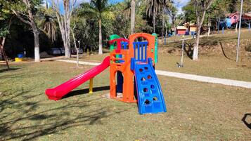 Children’s play area – outdoor