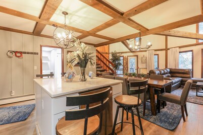 Lake Lodge w Pool Table & Water Toys - Close to Town