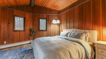 4 camere, una scrivania, ferro/asse da stiro, culle/letti per bambini