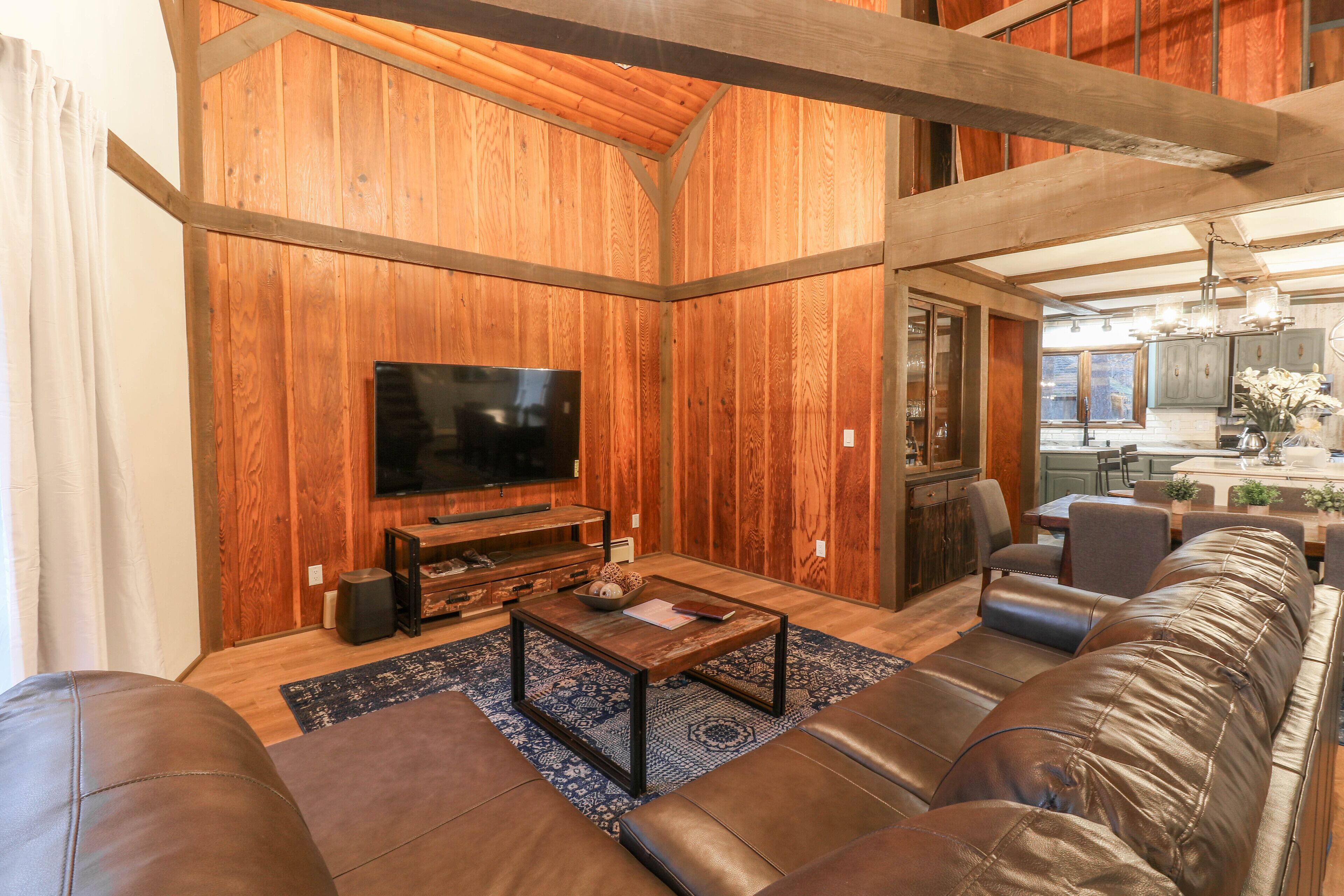 智能电视、书、音乐库、影片库