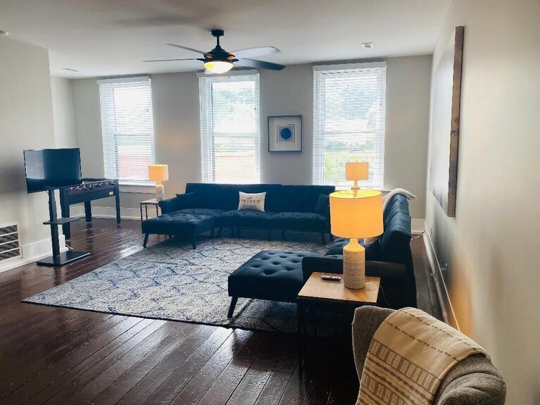 Amazing 1 Bedroom Apartment, Downtown Jonesborough - Johnson City, TN