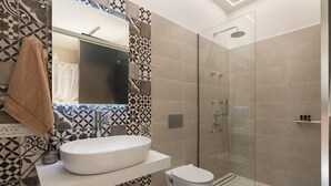 Bathroom - Cozy apartment in the center of old harbor  (Χανιά)