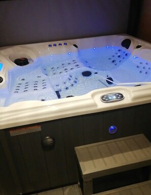 室内 SPA 浴缸