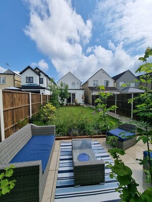 Property grounds - Exclusive Palm House,  Nature, Amenities, Garden (Addlestone)