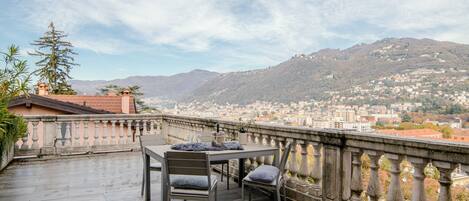 Căn hộ dành cho gia đình | Hiên